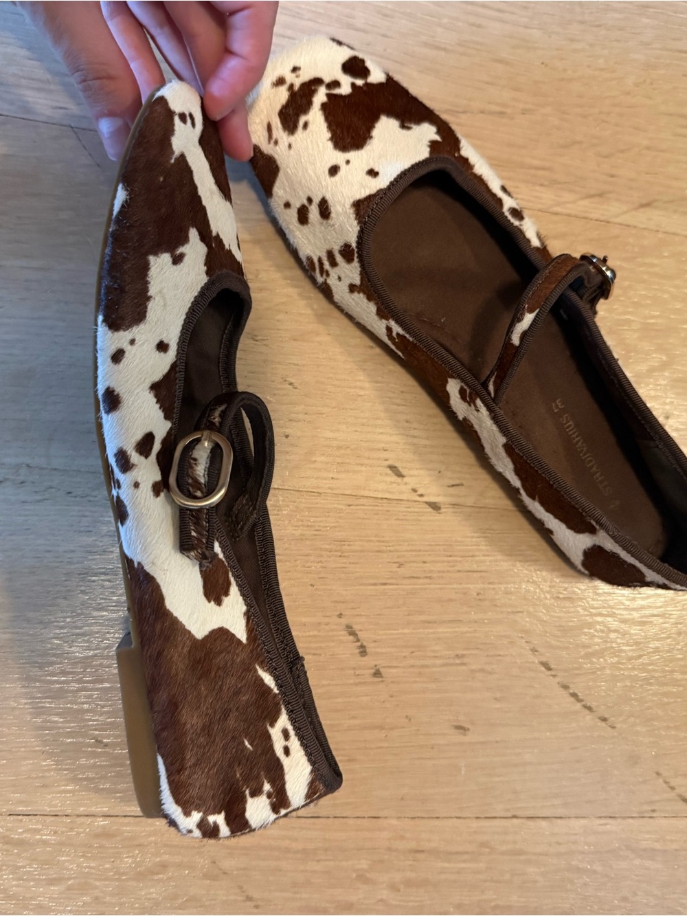Real Leather Cow Print Flats - size 7 - Picture 3 of 4